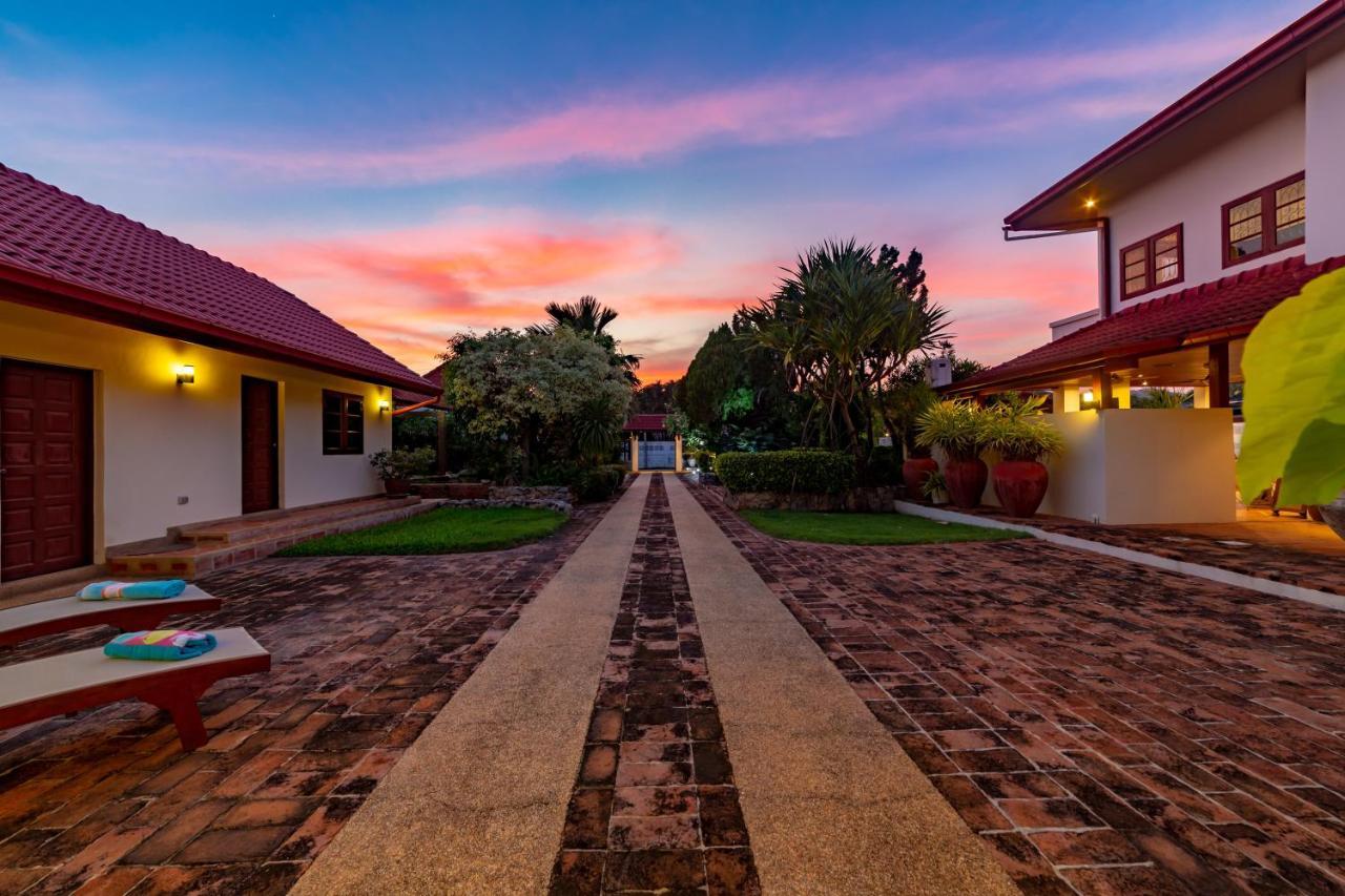 Tropical 6 Bedroom Sanctuary Holiday home Hua Hin