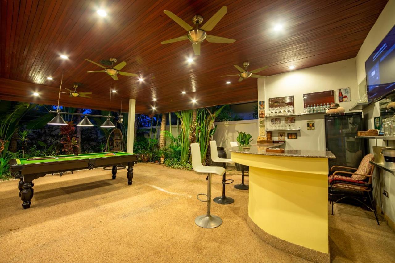 Tropical 6 Bedroom Sanctuary Holiday home *