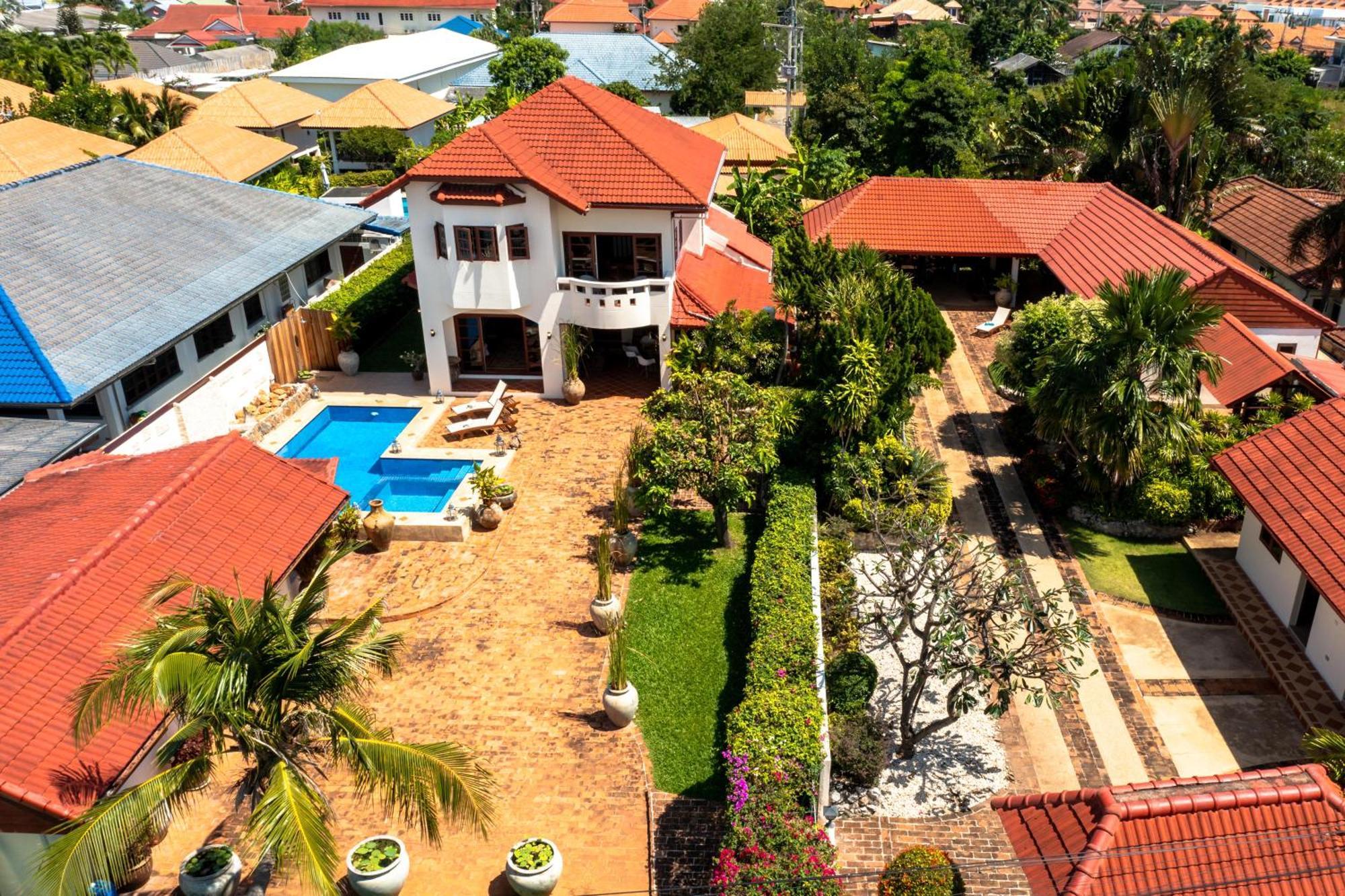 Tropical 6 Bedroom Sanctuary Hua Hin