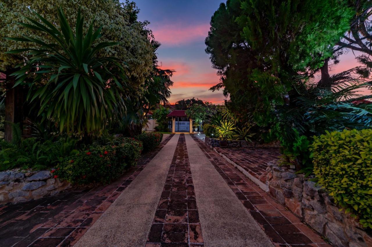 Tropical 6 Bedroom Sanctuary
