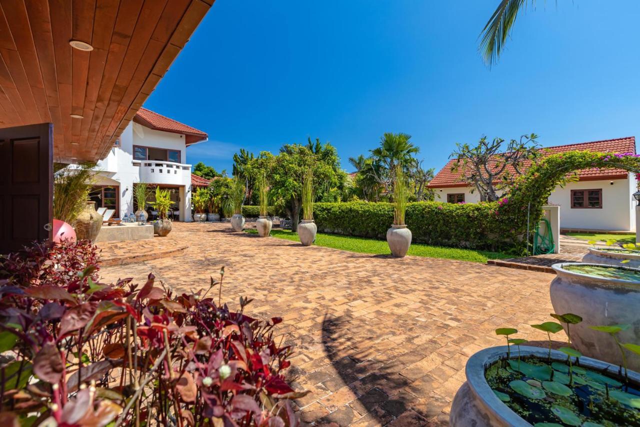 Tropical 6 Bedroom Sanctuary *