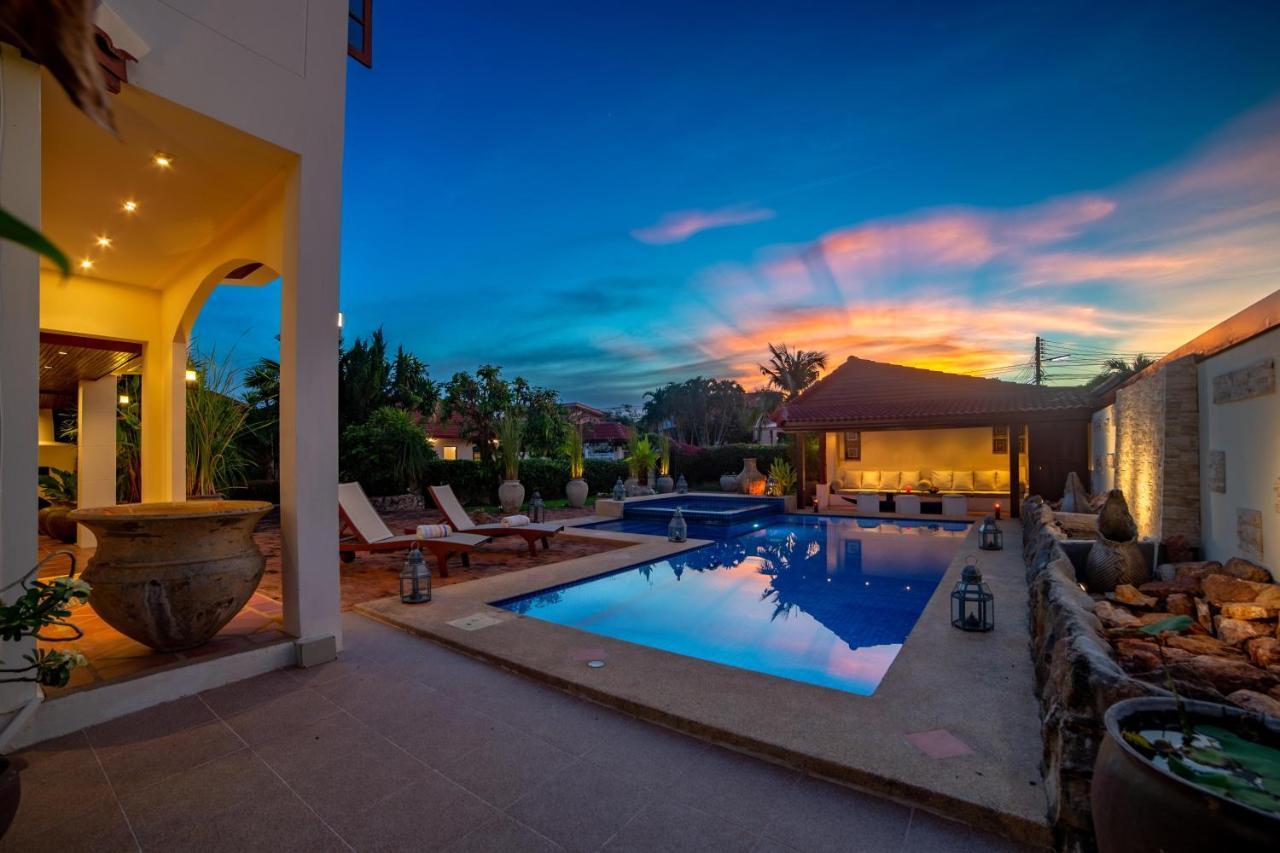 Tropical 6 Bedroom Sanctuary Holiday home