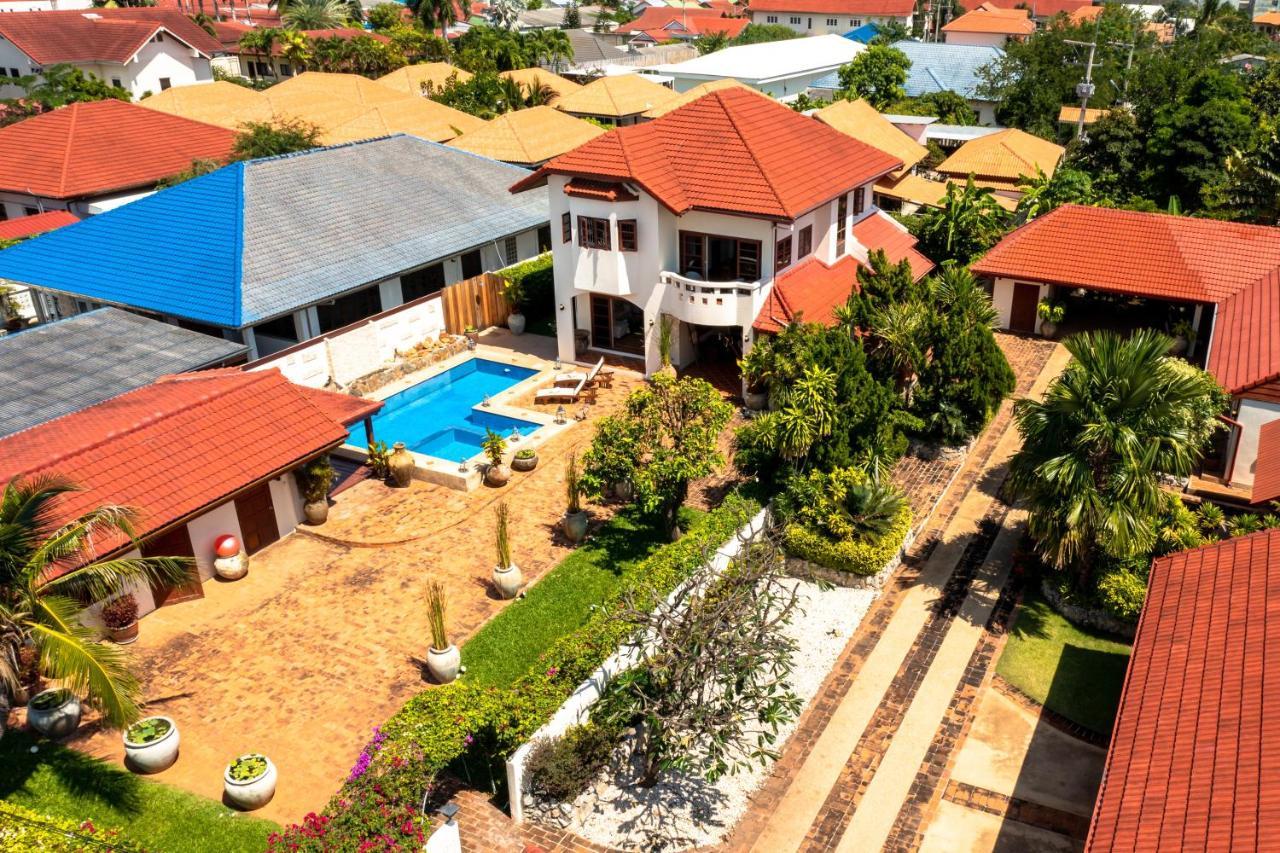 Tropical 6 Bedroom Sanctuary
