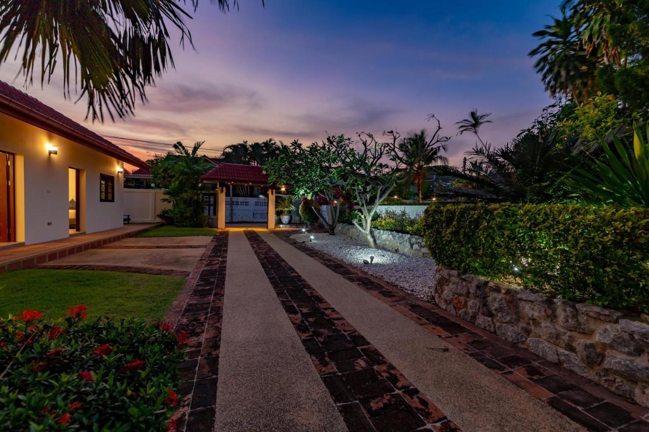 Tropical 6 Bedroom Sanctuary Holiday home Hua Hin