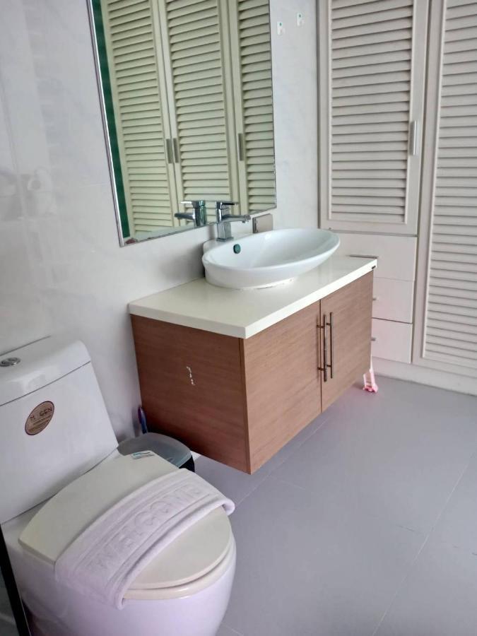 Light, Airy, Pool Views 2 Bed 2 Bath, Free Wifi, Elect Hua Hin
