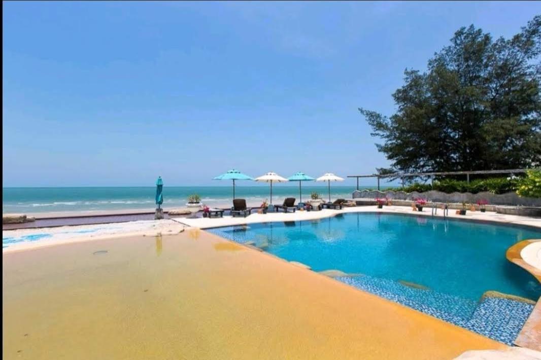 Apartment Light, Airy, Pool Views 2 Bed 2 Bath, Free Wifi, Elect *
