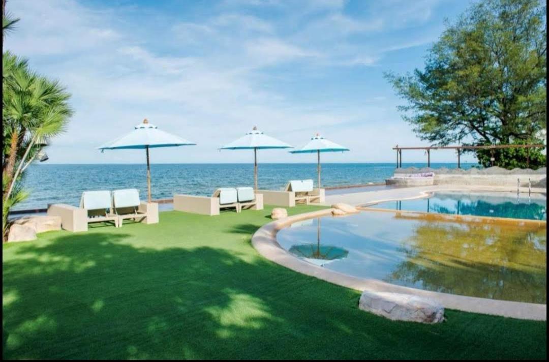 Apartment Light, Airy, Pool Views 2 Bed 2 Bath, Free Wifi, Elect *