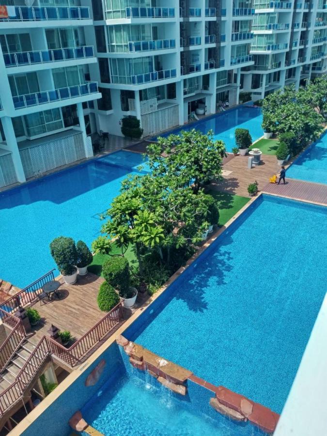 Light, Airy, Pool Views 2 Bed 2 Bath, Free Wifi, Elect Apartment *