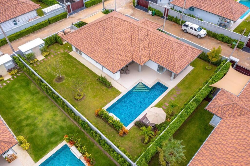 Private 3 Bedroom Pool Ms22 Holiday home