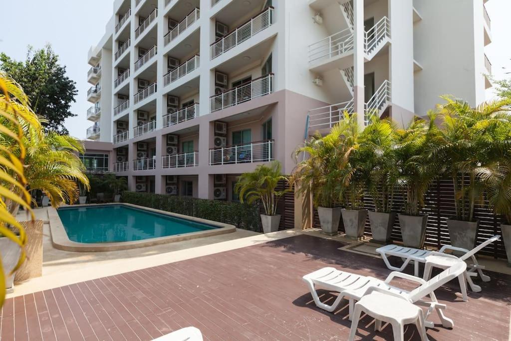 Apartment Flame Tree , Center & Close To Cozy Hua Hin
