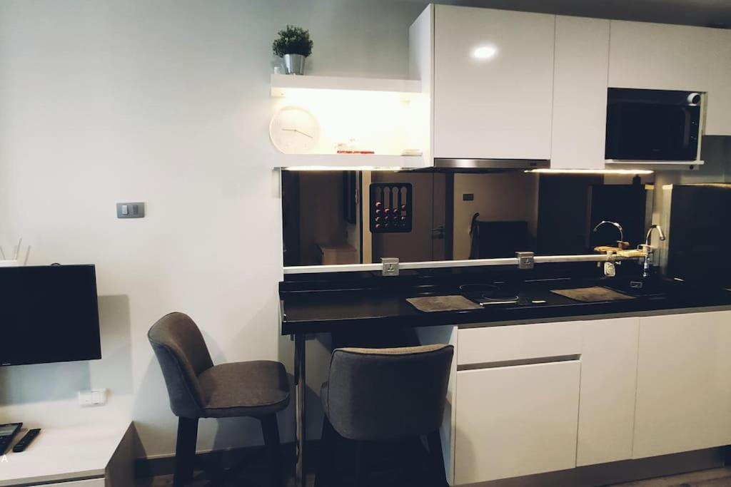 Dusit D2 - In The Heart Of Hua Hin, Walk To The In 6 Minutes 400m, Free Wifi Apartment