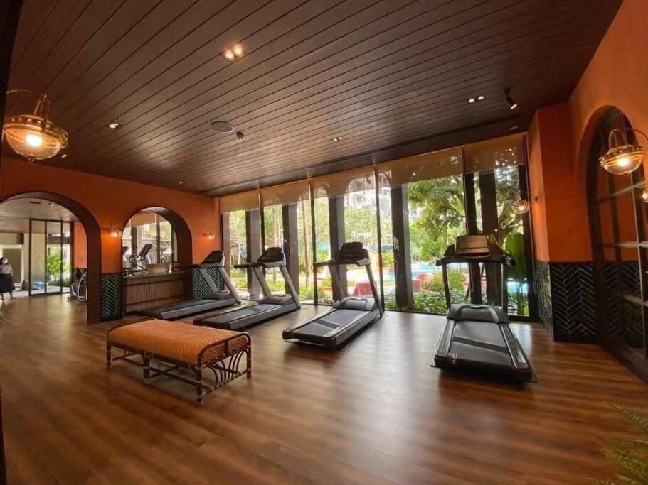 1 Bedroom Pool View Near Beach, Cicada Apartment *