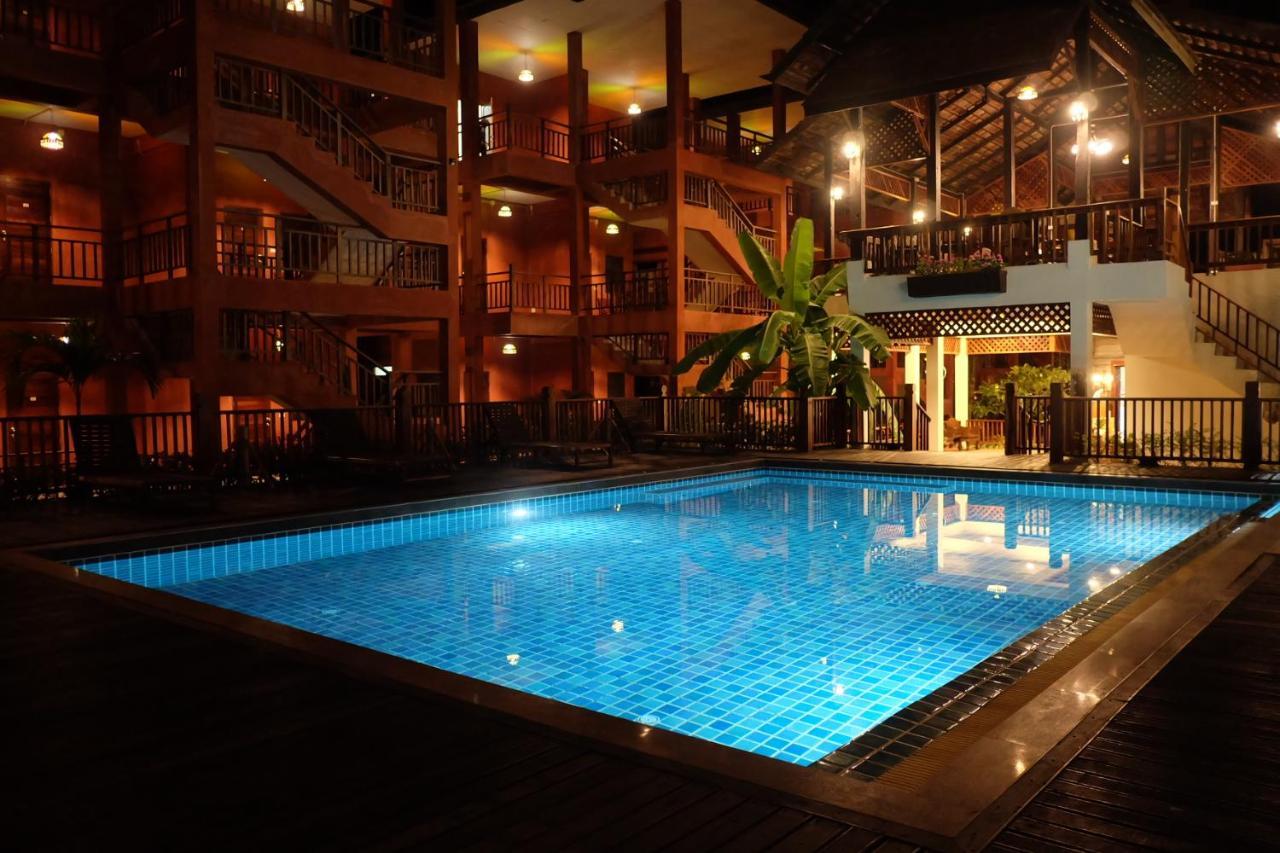 Rainforest Village Resort *