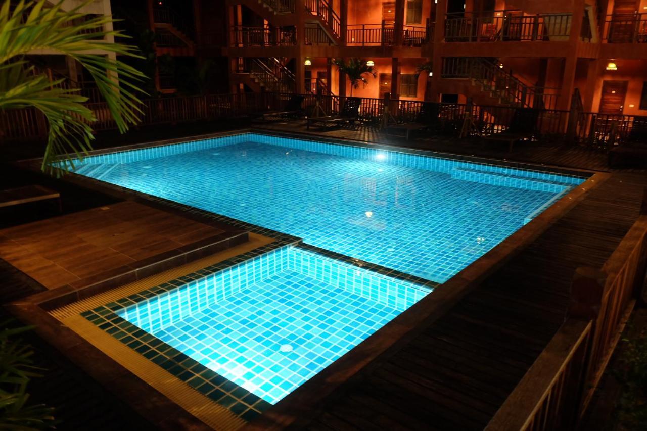 Rainforest Village Resort *