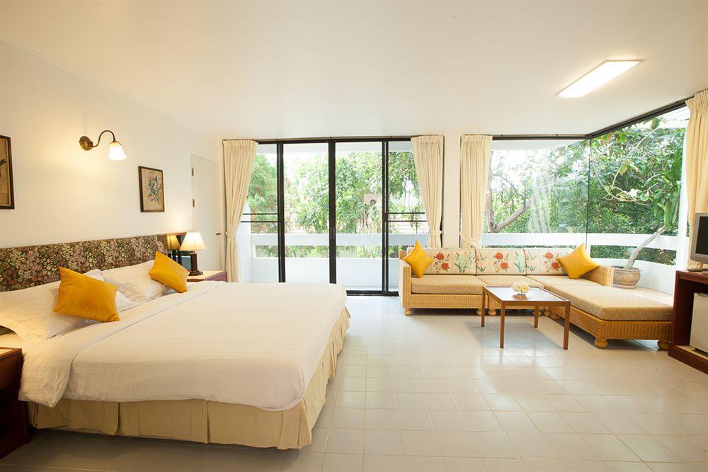 Nern Beachfront HHQ