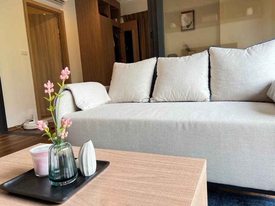 1 Bedroom Pool View Near Beach, Cicada Apartment