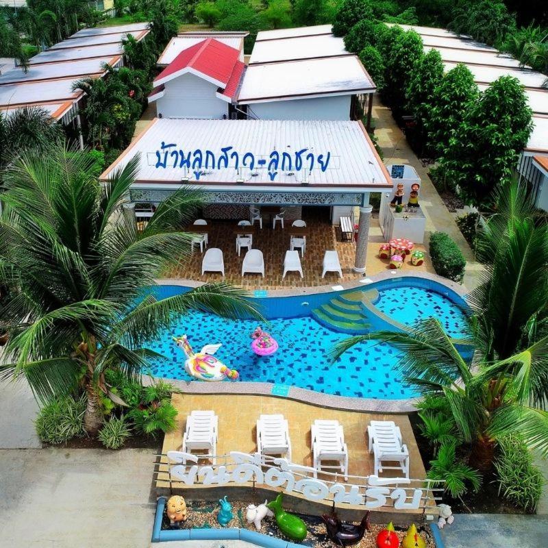 Baanloksouylokchay Hotel