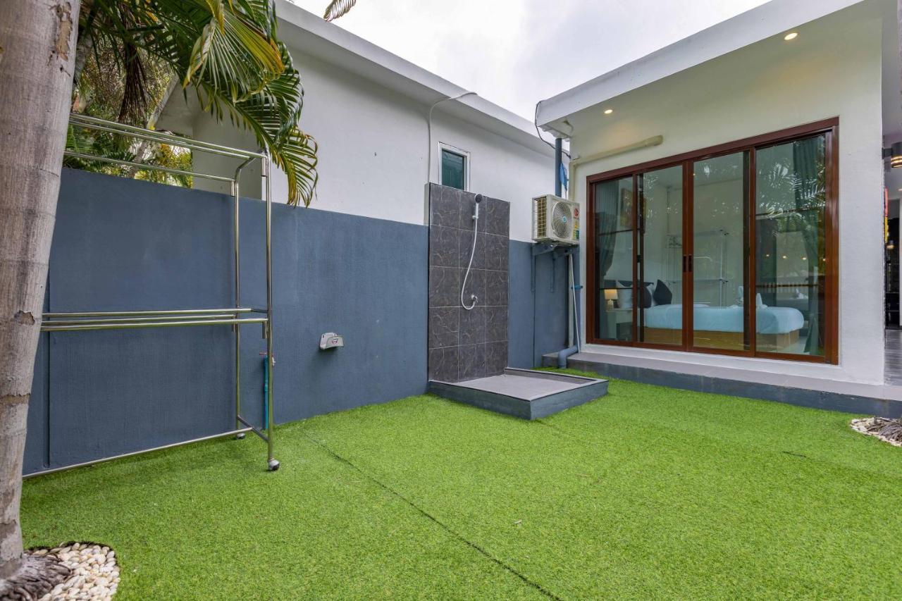 4 Bedroom Modern Pool Bl10