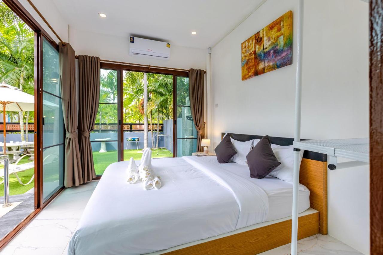 Holiday home 4 Bedroom Modern Pool Bl10 *