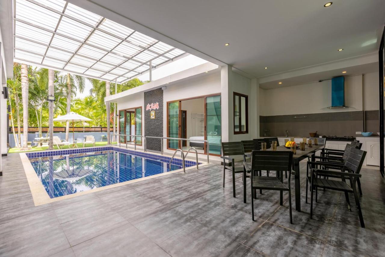4 Bedroom Modern Pool Bl10