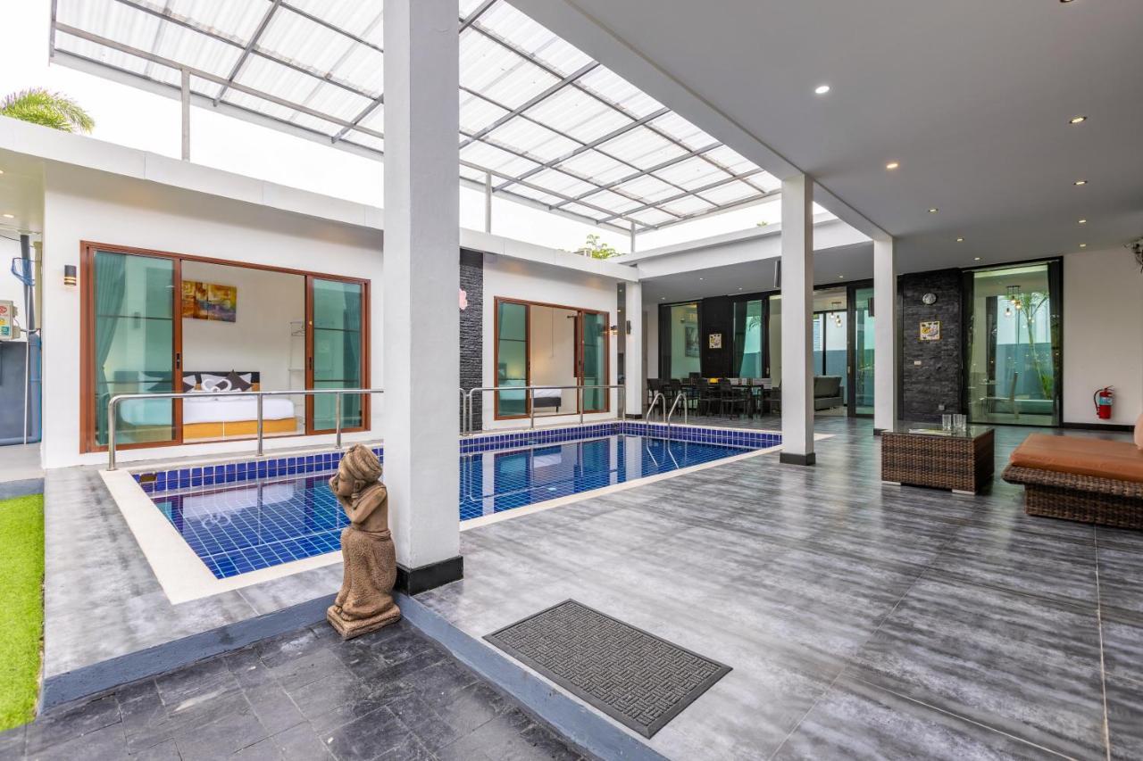 4 Bedroom Modern Pool Bl10