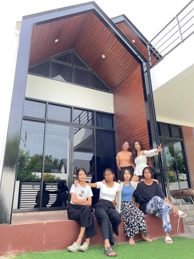 สโลไลฟ์ ปาร์ตี้ พูลวิลล่า Slowlife Party Hua-hin Pool Villa