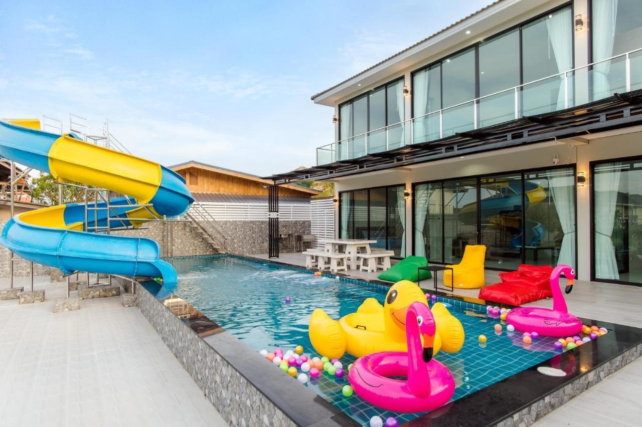 Ban Kiang Rak Pool *