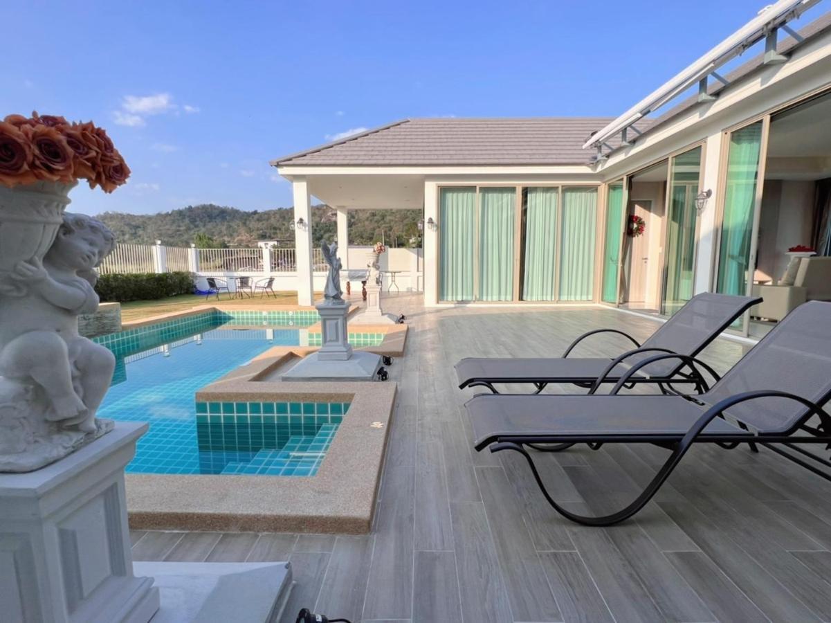 Luxurious 4-bedroom Pool With Best Mountain Views *