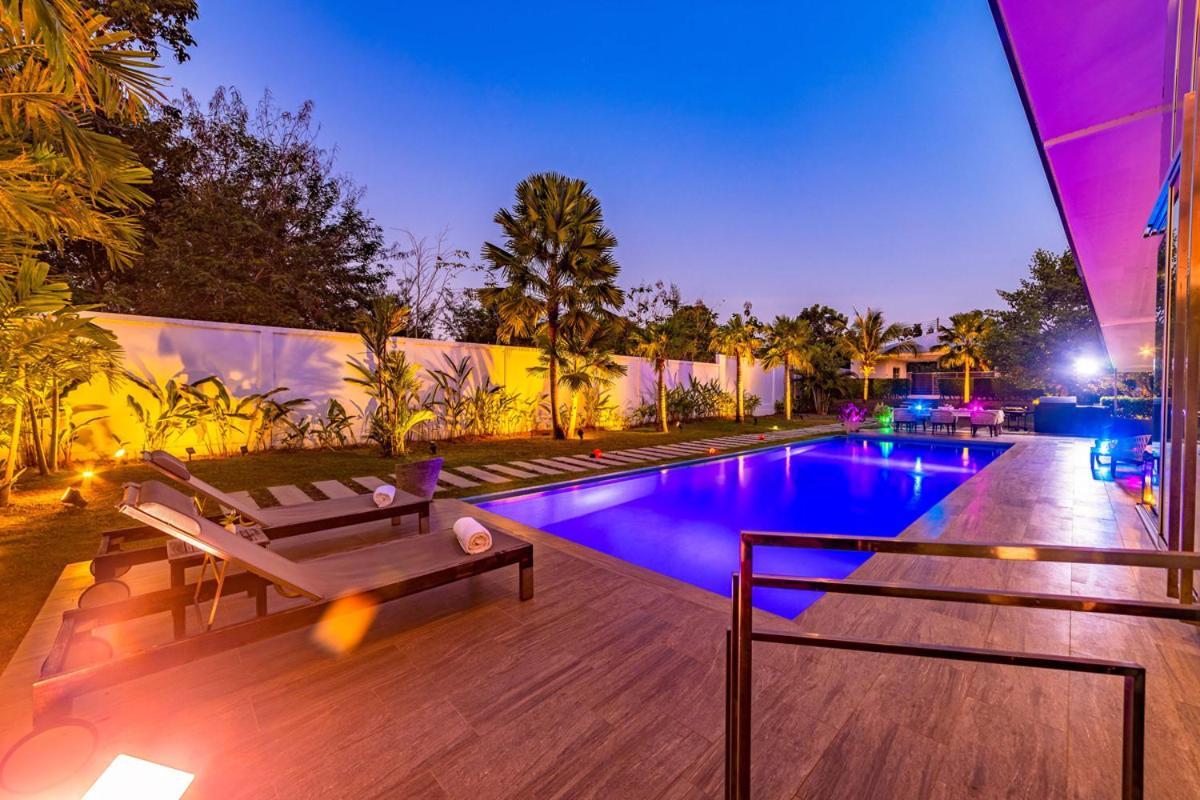 Large Private Pool With 7 Bedrooms 7b Hua Hin