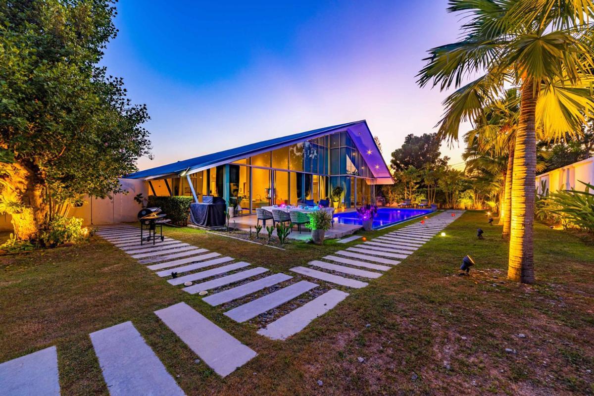 Villa Large Private Pool With 7 Bedrooms 7b *