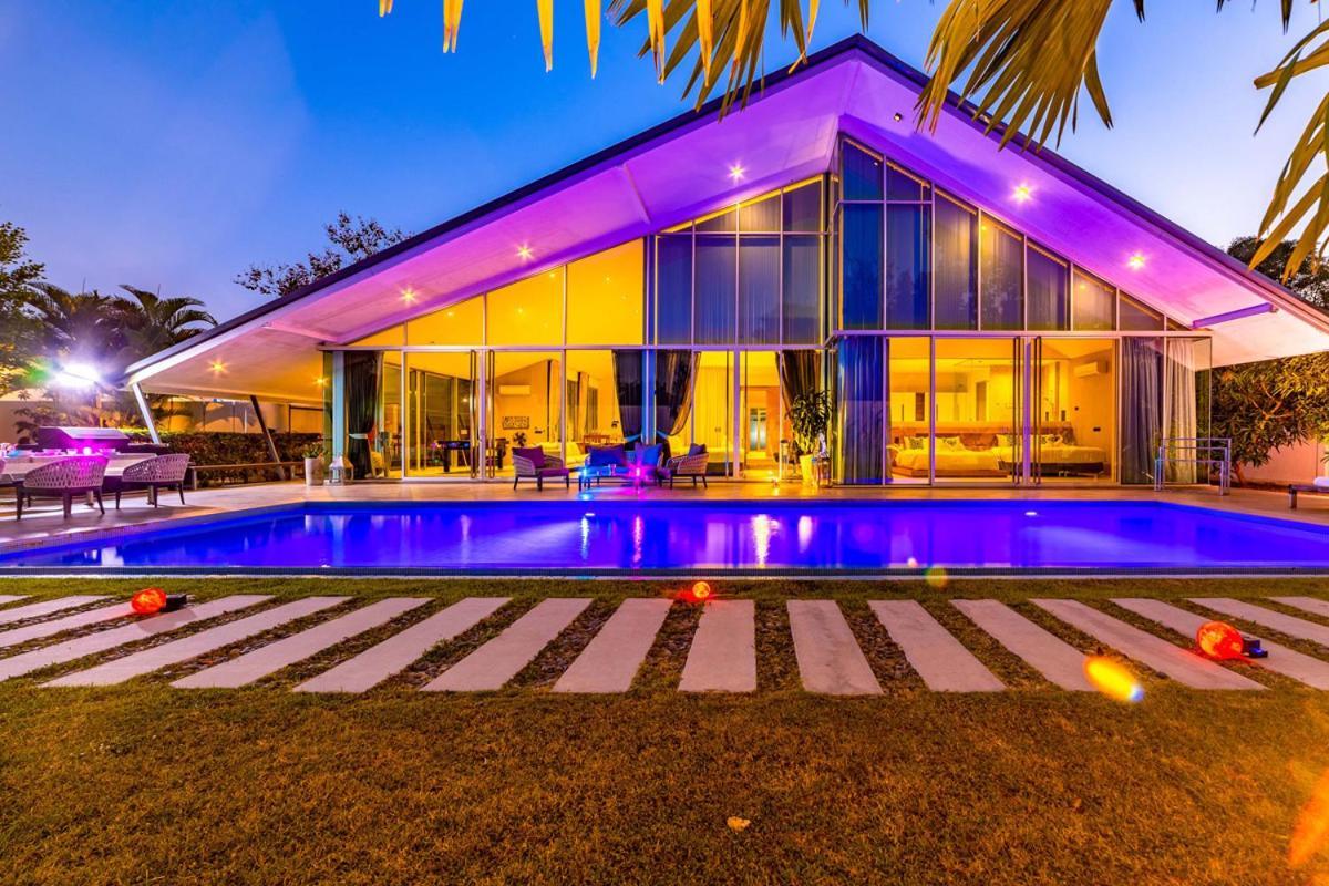 Large Private Pool With 7 Bedrooms 7b Villa