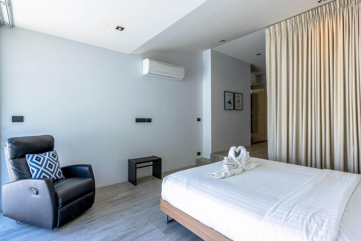 Villa Large Private Pool With 7 Bedrooms 7b Hua Hin