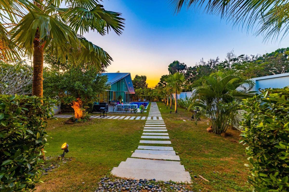 Large Private Pool With 7 Bedrooms 7b *