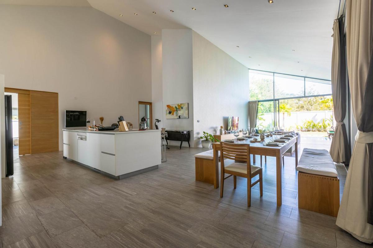 Large Private Pool With 7 Bedrooms 7b Villa *