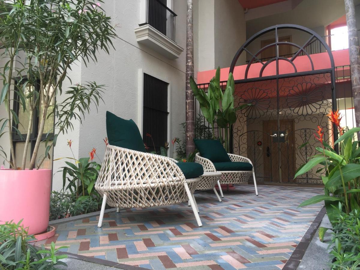 La Habana Pool View 1 Bed Apartment *