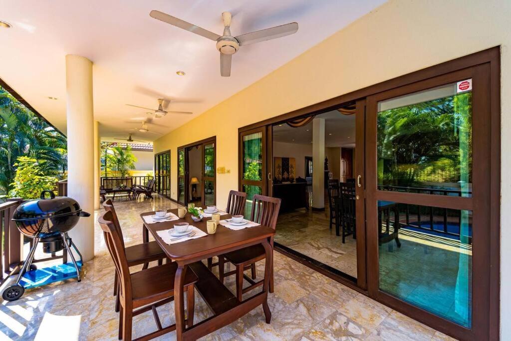 Cozy 3 Bedroom Pool Close To Town Cv3l Villa