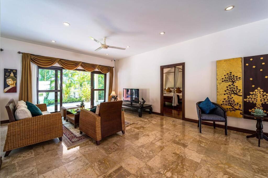 Cozy 3 Bedroom Pool Close To Town Cv3l Villa