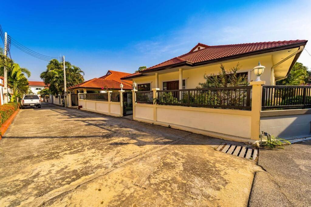 Cozy 3 Bedroom Pool Close To Town Cv3l * Hua Hin