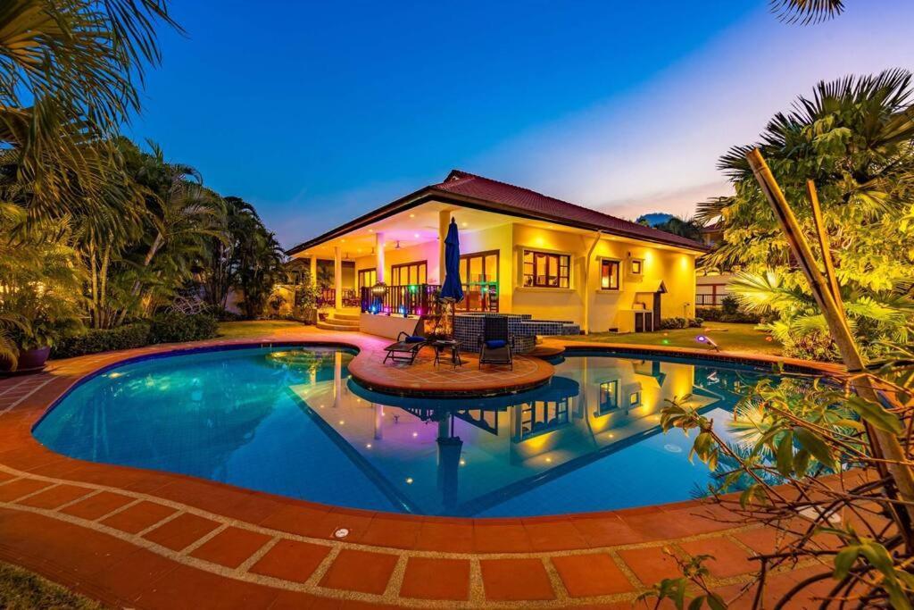 Cozy 3 Bedroom Pool Close To Town Cv3l Villa