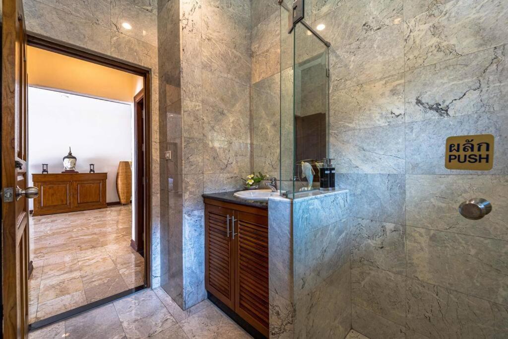 Cozy 3 Bedroom Pool Close To Town Cv3l Villa *