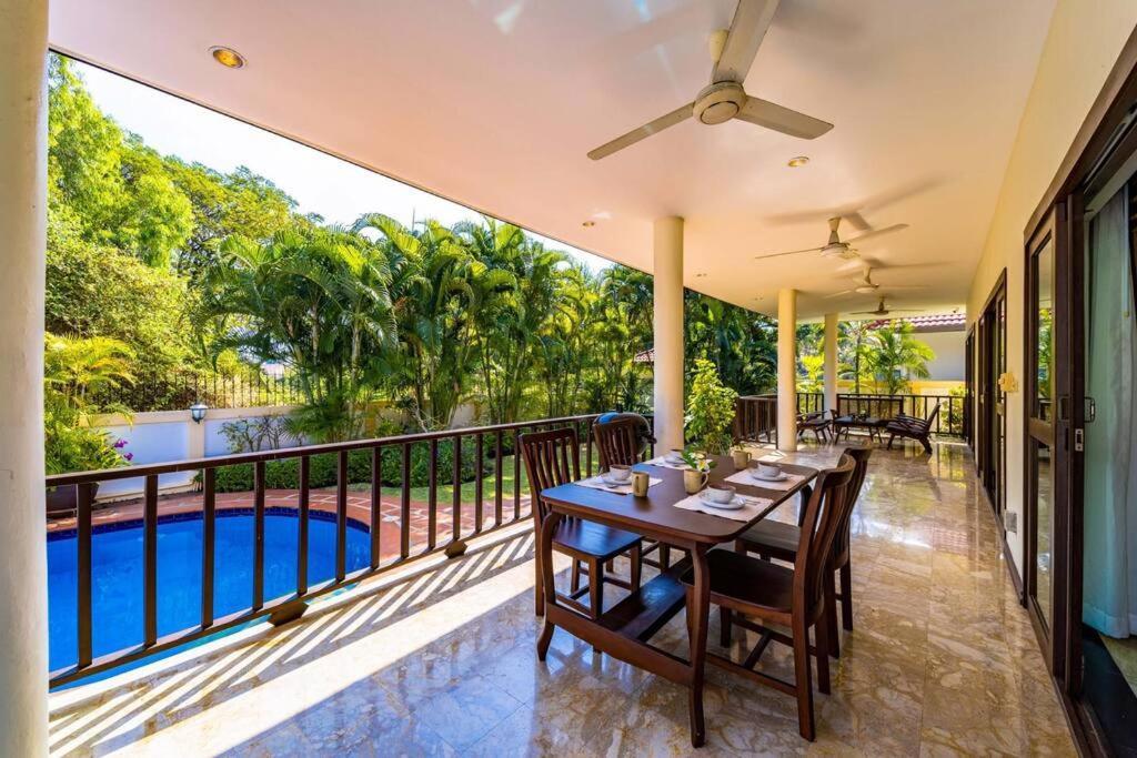Cozy 3 Bedroom Pool Close To Town Cv3l
