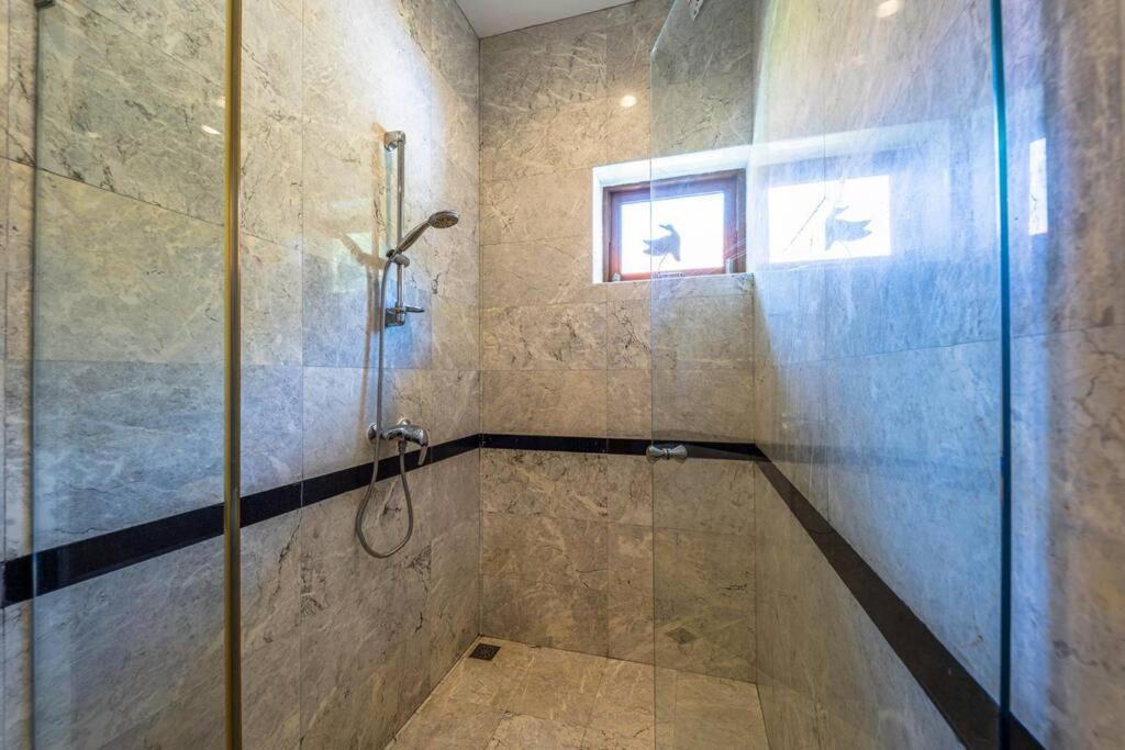 Villa Cozy 3 Bedroom Pool Close To Town Cv3l *