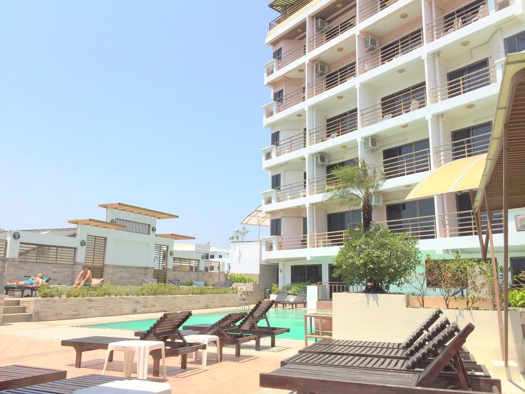 Tanawit & Hotel