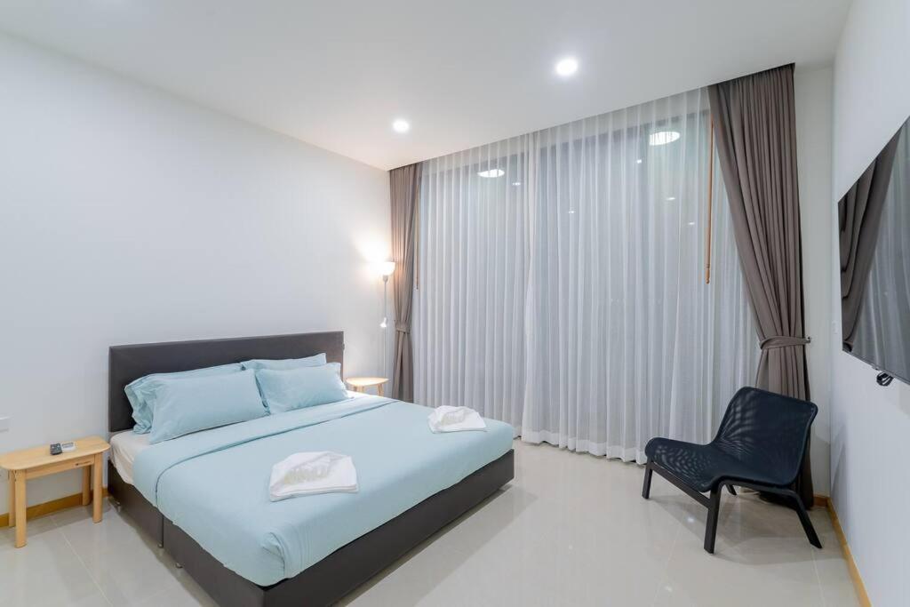 Villa สุขใจพูลวิลลา : ไปรเวทวิลลาวิวทะเลกลางเมือง *