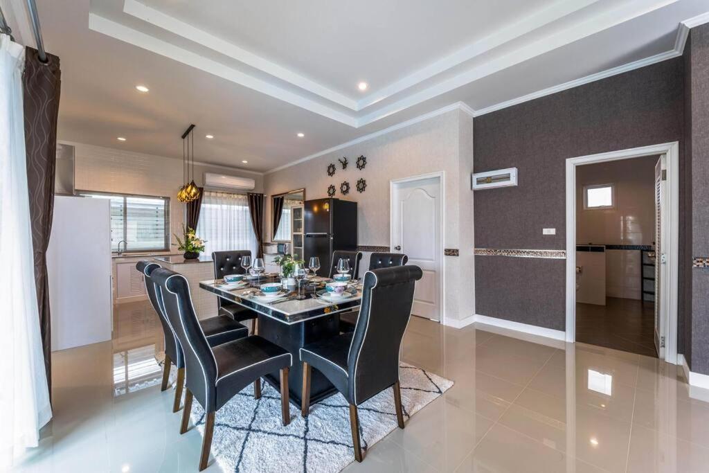 New 2 Bedroom Pool C882