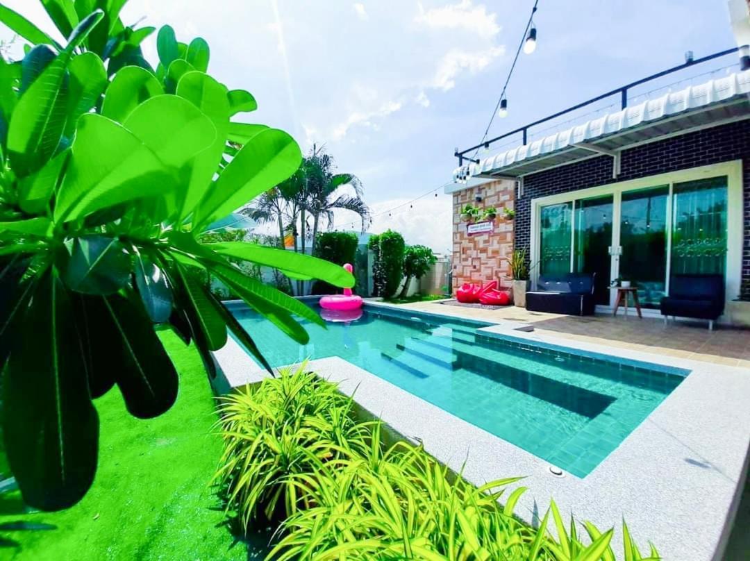 Bean Rachni Villa: Traditional Thai Retreat In Villa Hua Hin