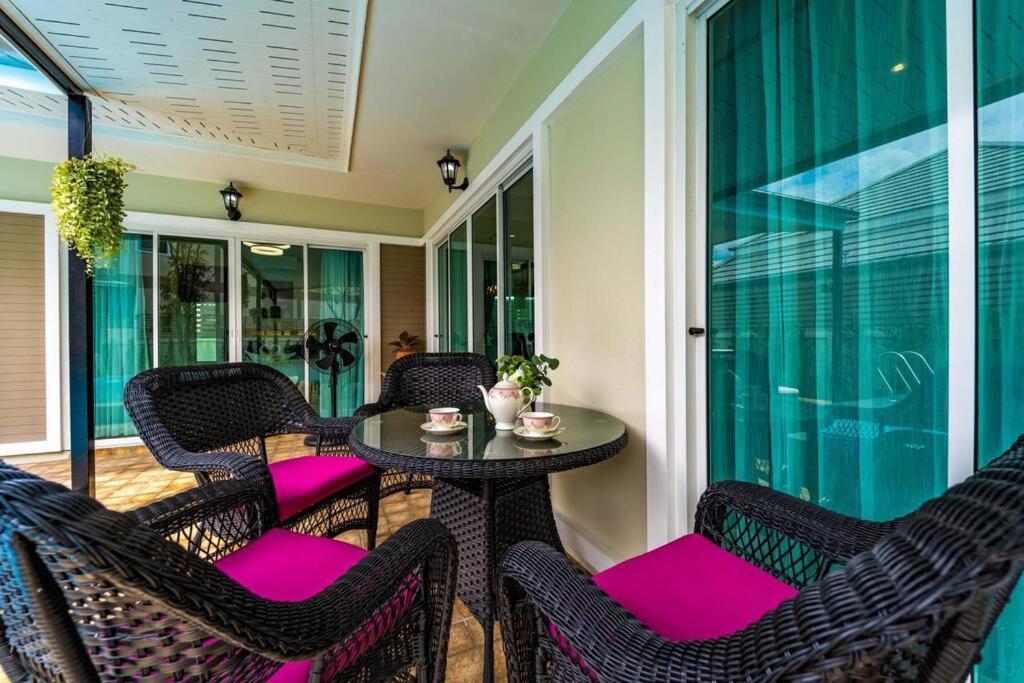 New 2 Bedroom Pool C882 *