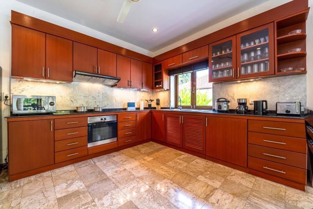 Cozy 3 Bedroom Pool Close To Town Cv3l Villa *