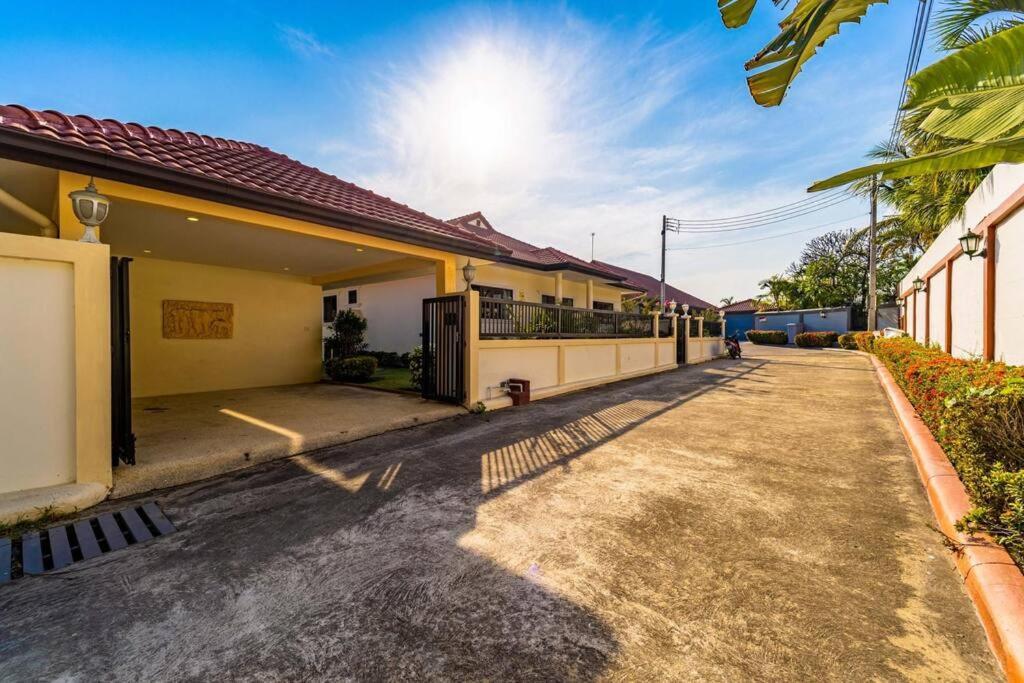 Cozy 3 Bedroom Pool Close To Town Cv3l Villa *