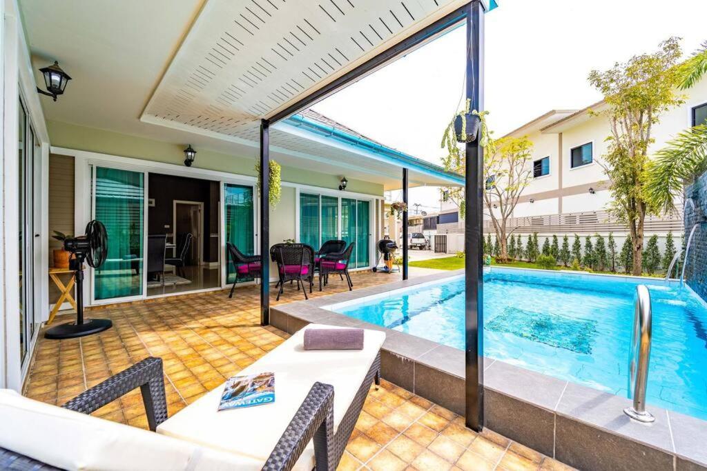New 2 Bedroom Pool C882